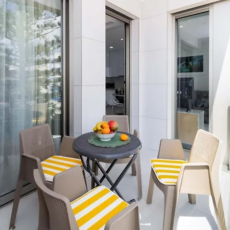 Espanatour Valeria شقة